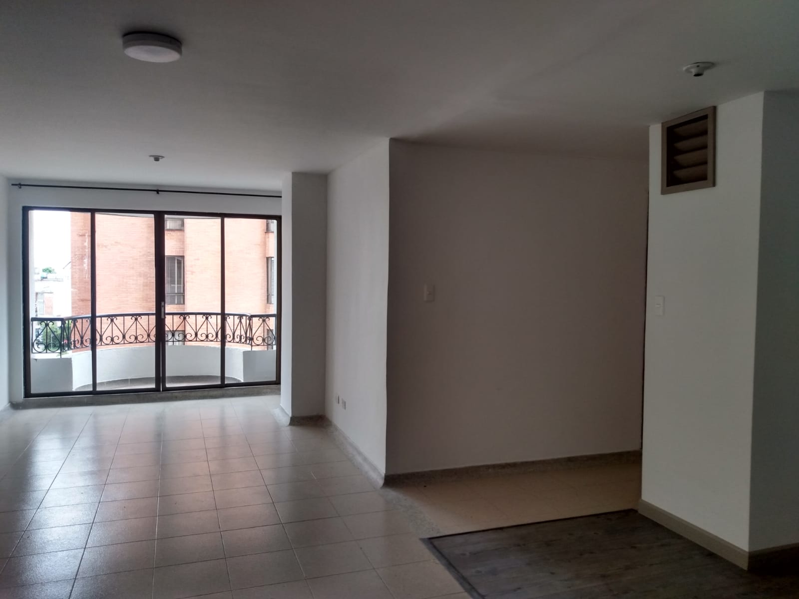 Apartamento en venta en Los Alpes, Pereira · foto 3 de 9