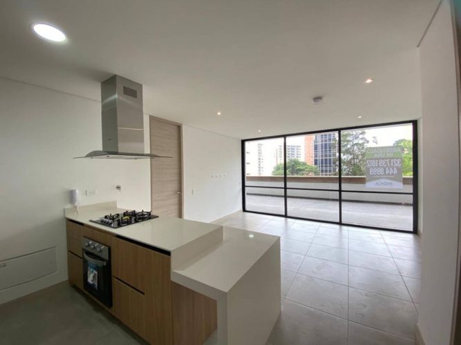 Apartamento de 2 alcobas en arriendo en El Poblado, Medellín, 87 m² · foto 3 de 21