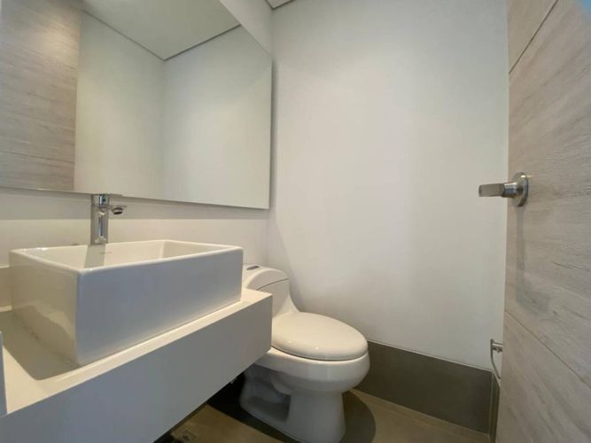 Apartamento de 2 alcobas en arriendo en El Poblado, Medellín, 87 m² · foto 5 de 21