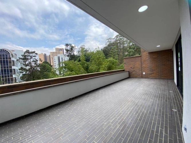 Apartamento de 2 alcobas en arriendo en El Poblado, Medellín, 87 m² · foto 6 de 21