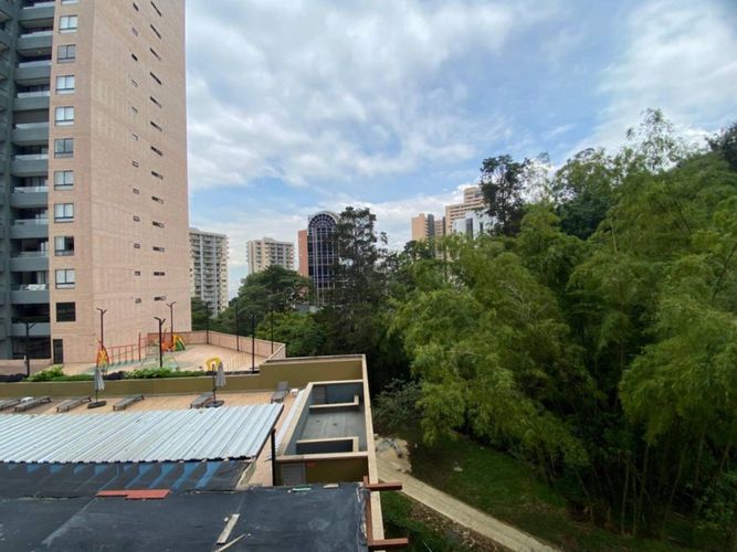 Apartamento de 2 alcobas en arriendo en El Poblado, Medellín, 87 m² · foto 8 de 21