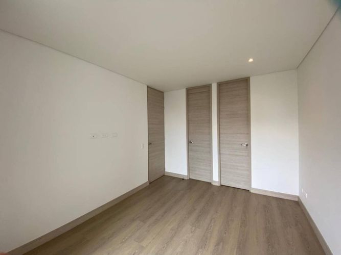 Apartamento de 2 alcobas en arriendo en El Poblado, Medellín, 87 m² · foto 9 de 21