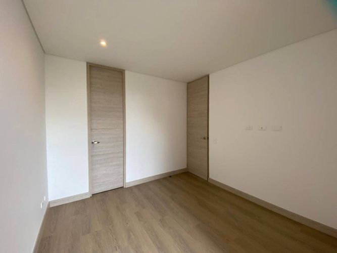 Apartamento de 2 alcobas en arriendo en El Poblado, Medellín, 87 m² · foto 16 de 21
