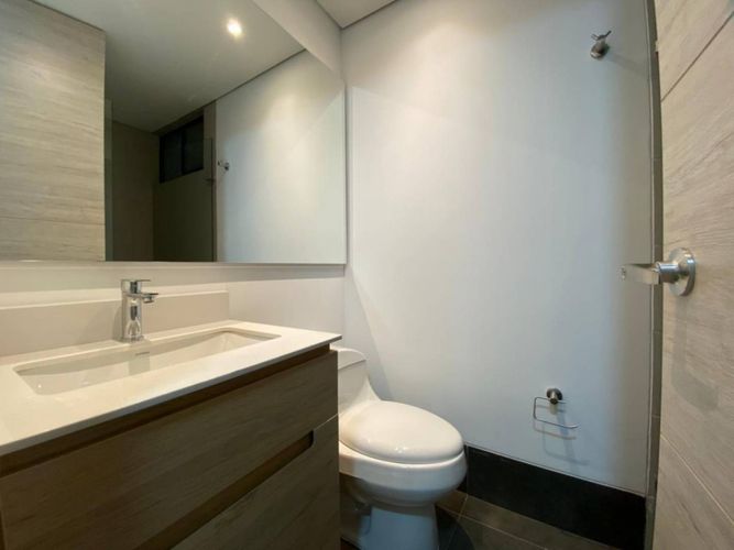 Apartamento de 2 alcobas en arriendo en El Poblado, Medellín, 87 m² · foto 19 de 21