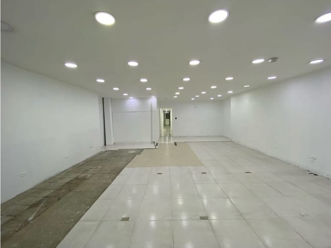 Local en arriendo en Manchester, Bello, 590 m² · foto 6 de 23