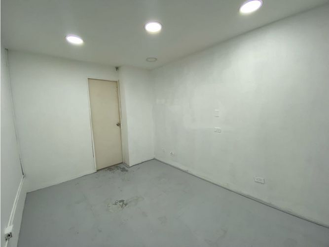 Local en arriendo en Manchester, Bello, 590 m² · foto 13 de 23
