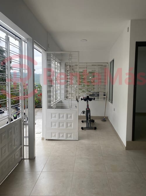 Casa en venta en Zona Industrial Comuna 6, Cúcuta · foto 3 de 24