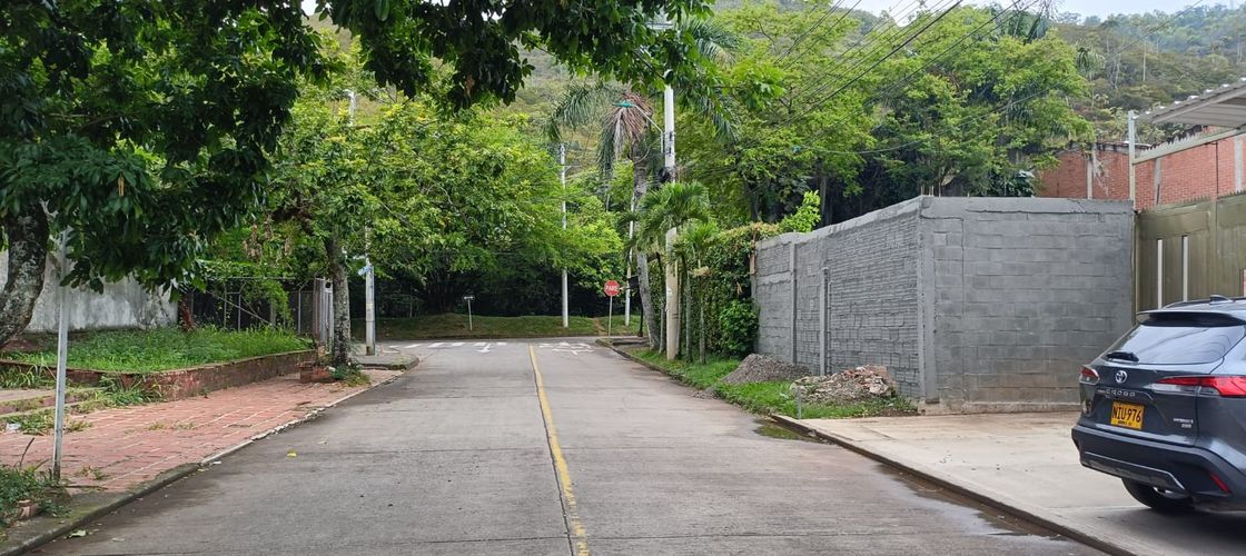 Lote en venta en Sector La Luisa Bella Suiza, Cali, 710 m² · foto 4 de 7