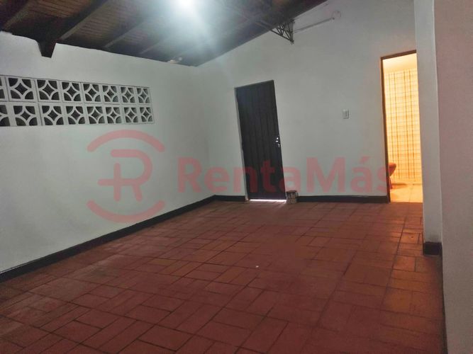 Local en arriendo en Pisarreal, Los Patios, 30 m² · foto 2 de 2