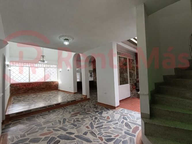 Casa de 7 alcobas en venta en La Ceiba, Cúcuta, 342 m² · foto 4 de 22
