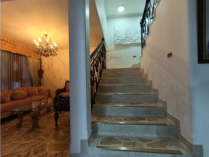 Casa de 5 alcobas en venta en Belén Fatima, Medellín, 456 m² · foto 3 de 24