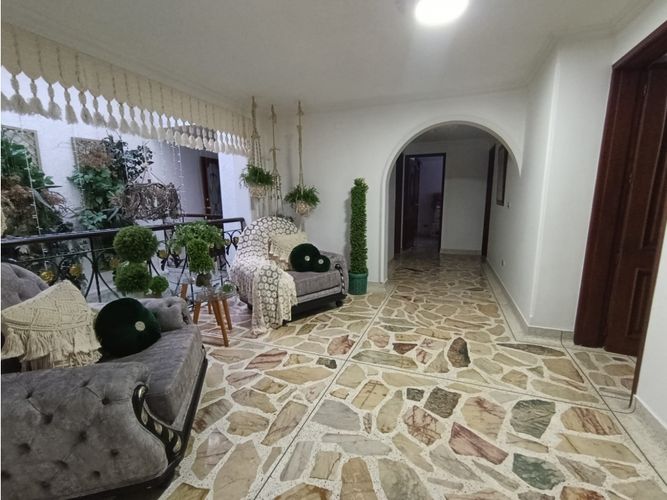 Casa de 5 alcobas en venta en Belén Fatima, Medellín, 456 m² · foto 7 de 24