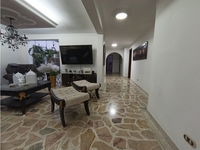 Casa de 5 alcobas en venta en Belén Fatima, Medellín, 456 m² · foto 10 de 24
