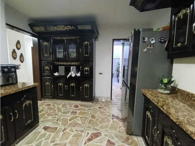 Casa de 5 alcobas en venta en Belén Fatima, Medellín, 456 m² · foto 13 de 24