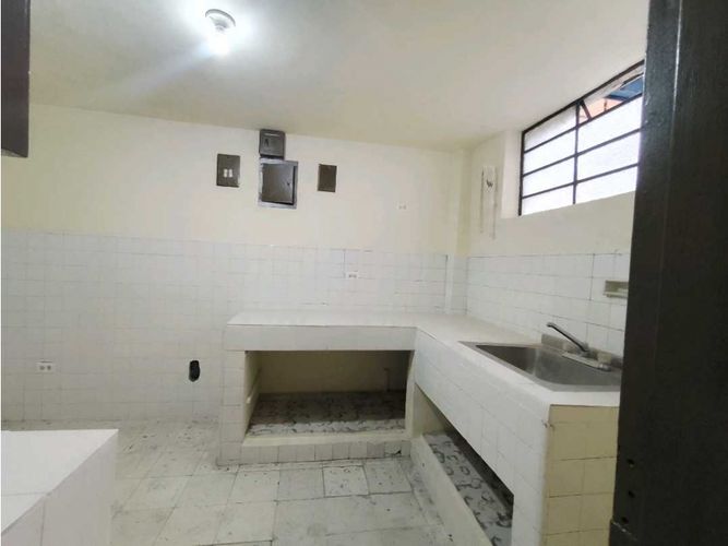 Local en arriendo en Colon, Medellín, 195 m² · foto 2 de 24