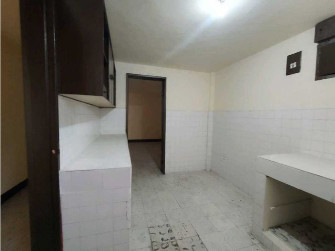 Local en arriendo en Colon, Medellín, 195 m² · foto 3 de 24