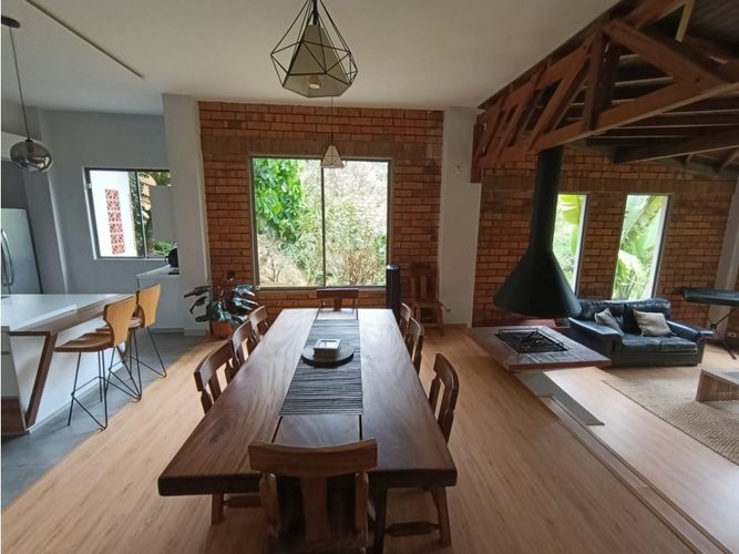 Casa de 5 alcobas en venta en La Doctora, Medellín, 198 m² · foto 4 de 24