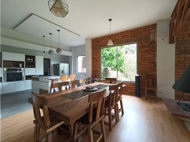 Casa de 5 alcobas en venta en La Doctora, Medellín, 198 m² · foto 5 de 24