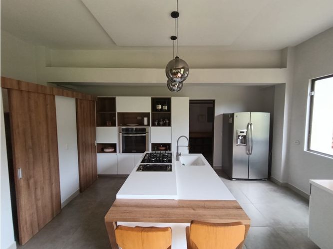 Casa de 5 alcobas en venta en La Doctora, Medellín, 198 m² · foto 7 de 24