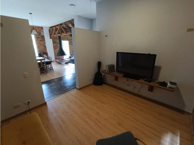 Casa de 5 alcobas en venta en La Doctora, Medellín, 198 m² · foto 9 de 24