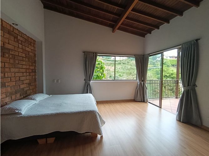 Casa de 5 alcobas en venta en La Doctora, Medellín, 198 m² · foto 15 de 24
