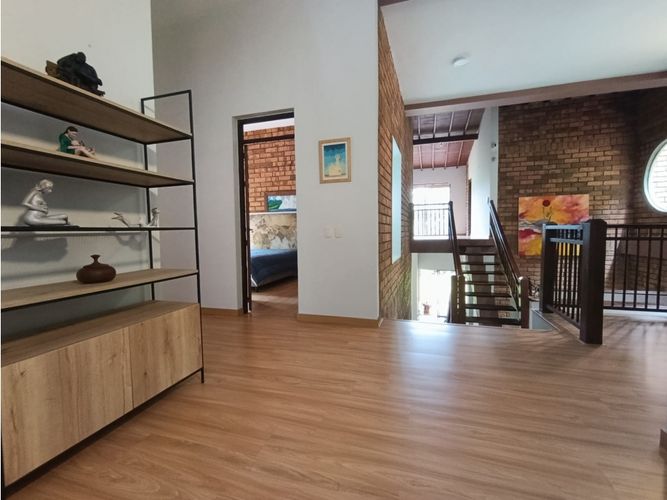 Casa de 5 alcobas en venta en La Doctora, Medellín, 198 m² · foto 21 de 24