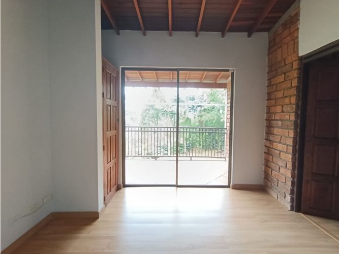 Casa de 5 alcobas en venta en La Doctora, Medellín, 198 m² · foto 24 de 24