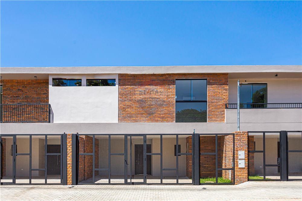 AM- Exclusivo Dúplex de Lujo en Venta: Vive la Distinción en el Corazón de Lambaré, Barrio Santa Luisa. — foto 2