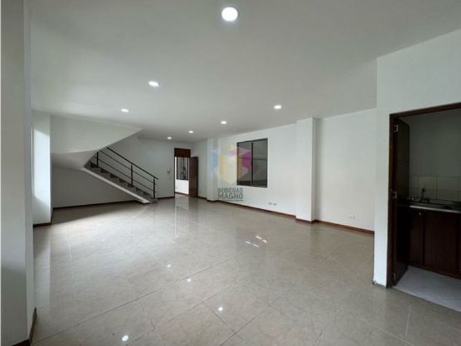 Bodega en arriendo en La Tablaza, La Estrella, 630 m² · foto 3 de 10
