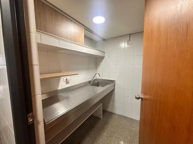Oficina en arriendo en El Poblado, Medellín, 134 m² · foto 4 de 7