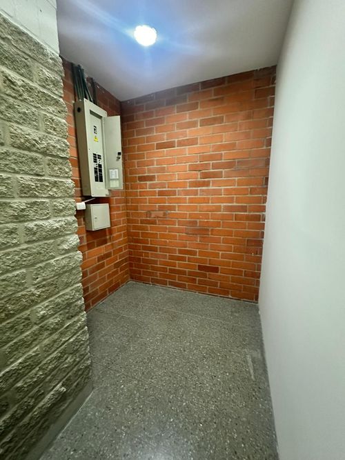 Oficina en arriendo en El Poblado, Medellín, 134 m² · foto 6 de 7
