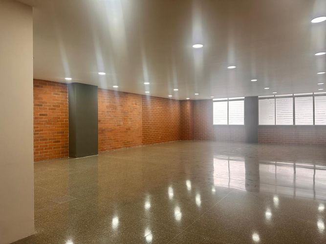 Oficina en arriendo en El Poblado, Medellín, 134 m² · foto 7 de 7
