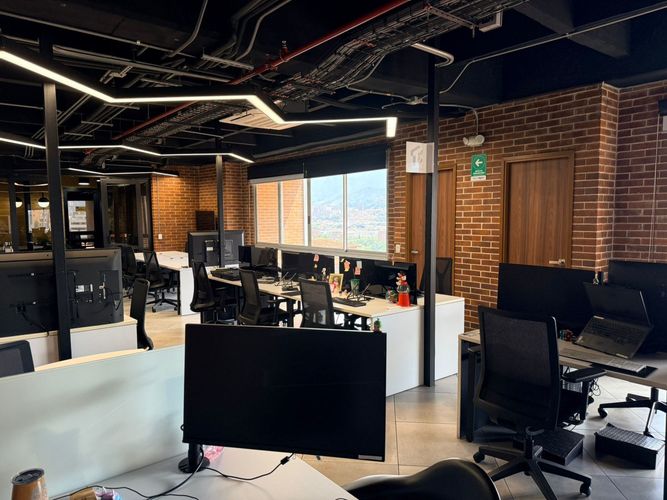 Oficina en arriendo en El Poblado, Medellín, 190 m² · foto 4 de 14
