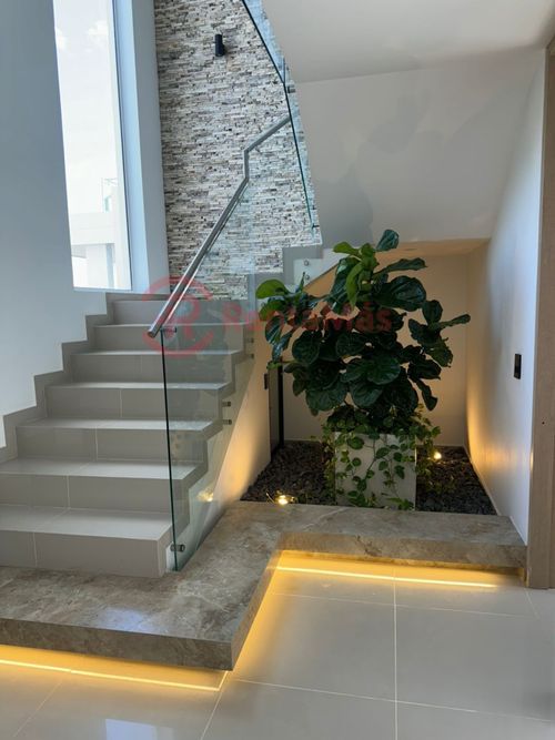 Casa de 3 alcobas en venta en Villa del Rosario, 270 m² · foto 9 de 13