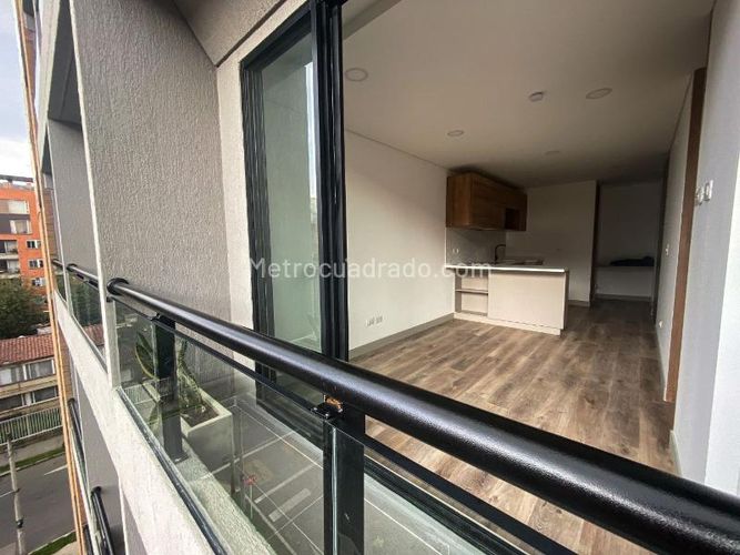 Apartamento de 1 alcoba en venta en Chico Norte, Bogotá, 41 m² · foto 2 de 12