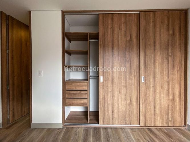 Apartamento de 1 alcoba en venta en Chico Norte, Bogotá, 41 m² · foto 8 de 12
