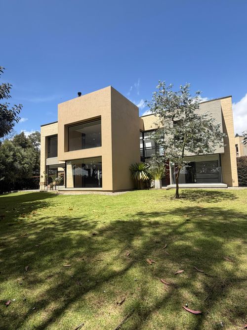 Casa de 4 alcobas en venta en Pueblo Viejo, Cota, 555 m² · foto 2 de 17