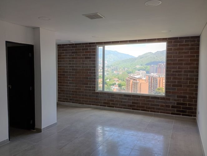 Oficina en arriendo en El Dorado, Envigado, 35 m² · foto 2 de 8
