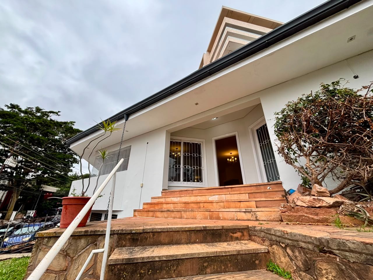 Casa Comercial en Alquiler sobre Av. Mariscal López — foto 2
