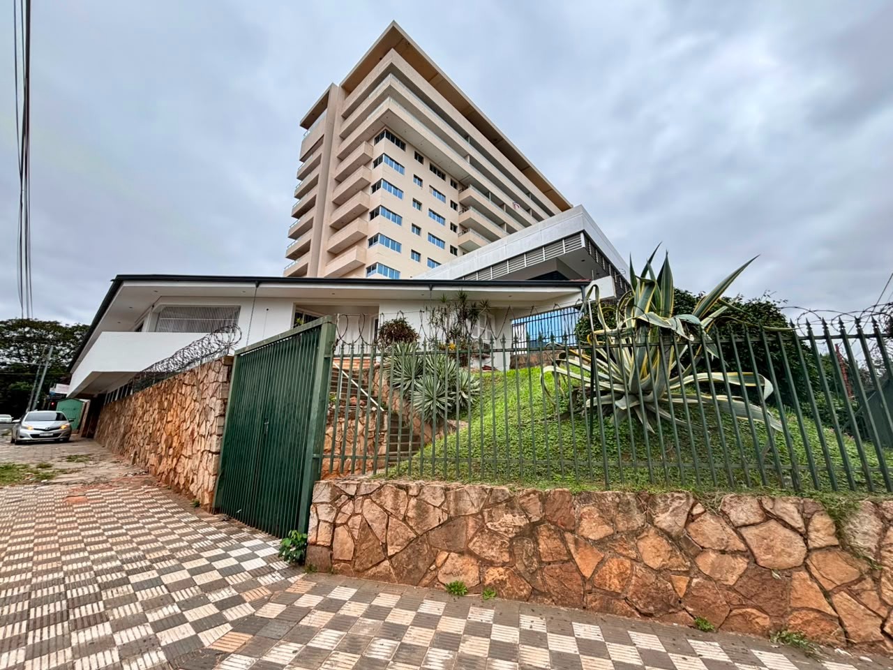 Casa Comercial en Alquiler sobre Av. Mariscal López — foto 3