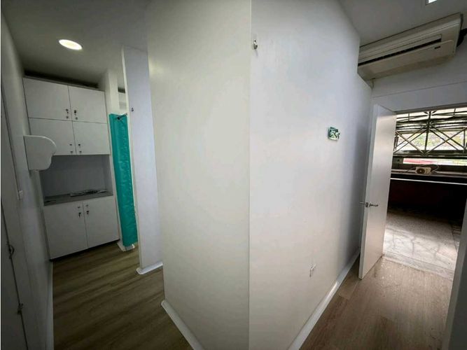 Local en arriendo en Caribe, Medellín, 26 m² · foto 3 de 10