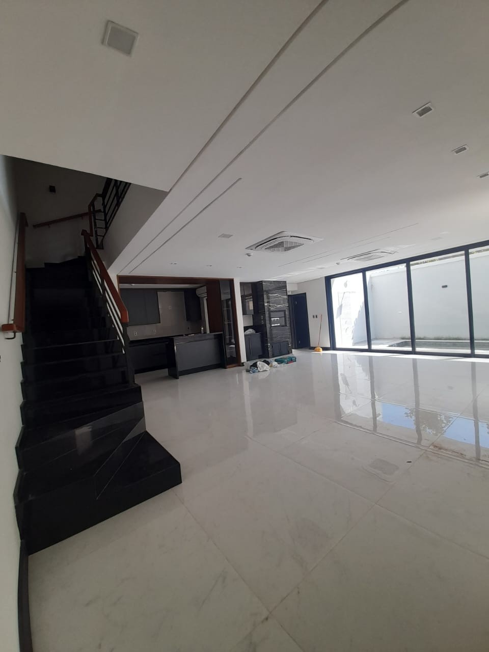 ALQUILO HERMOSO DUPLEX A ESTRENAR EN BARRIO MBURUCUYA — foto 2