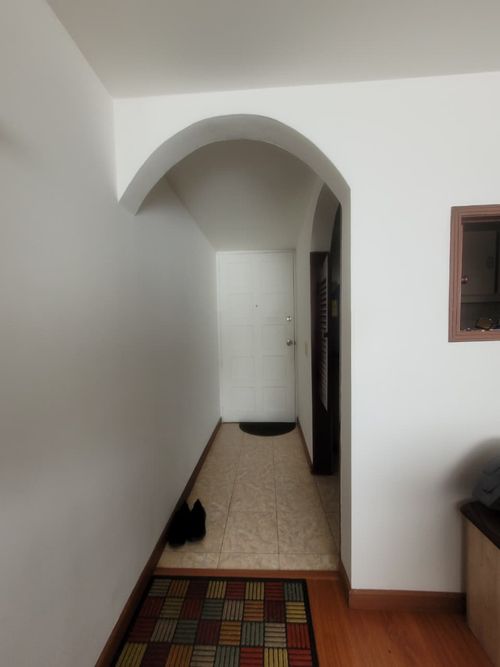Apartamento de 1 alcoba en venta en Los Rosales, Bogotá, 44 m² · foto 3 de 13