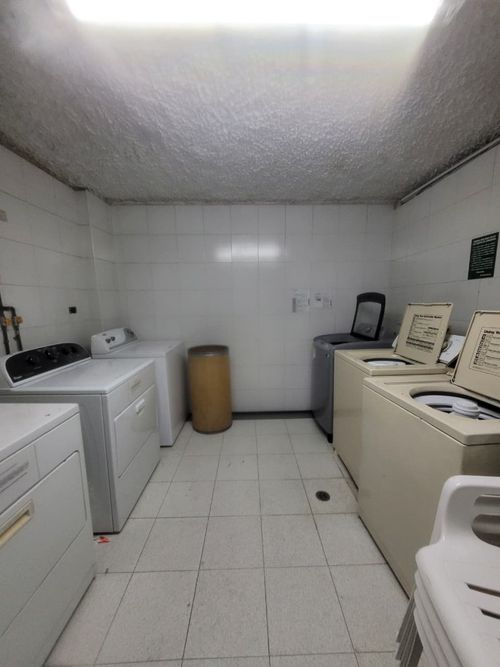 Apartamento de 1 alcoba en venta en Los Rosales, Bogotá, 44 m² · foto 12 de 13