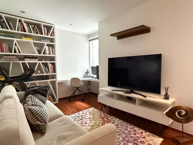 Apartamento de 3 alcobas en venta en Los Rosales, Bogotá, 173 m² · foto 3 de 24