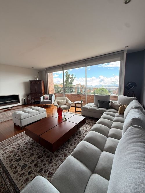 Apartamento de 3 alcobas en venta en Los Rosales, Bogotá, 173 m² · foto 10 de 24