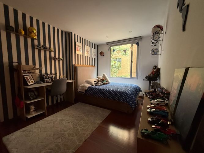 Apartamento de 3 alcobas en venta en Los Rosales, Bogotá, 173 m² · foto 14 de 24
