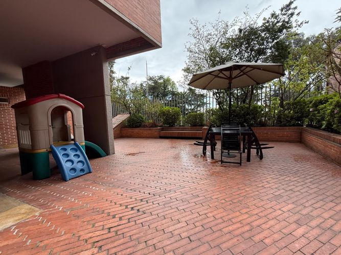 Apartamento de 3 alcobas en venta en Los Rosales, Bogotá, 173 m² · foto 20 de 24