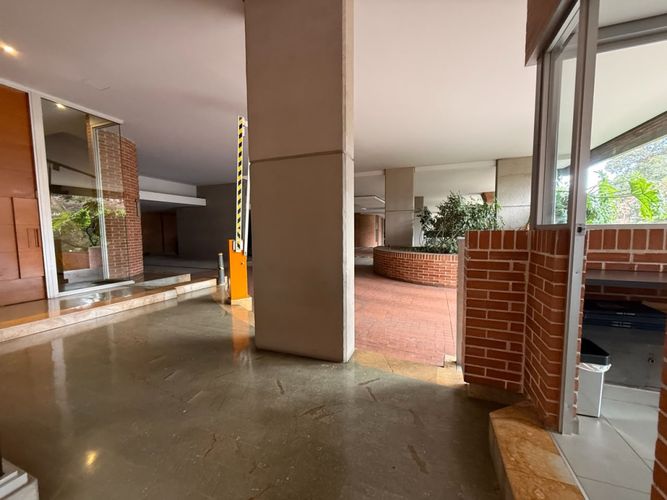 Apartamento de 3 alcobas en venta en Los Rosales, Bogotá, 173 m² · foto 22 de 24