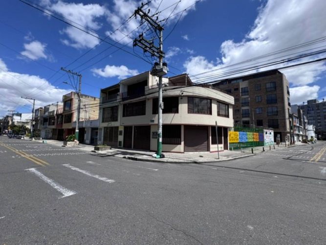 Casa de 4 alcobas en venta en Villa Alsacia 2, Bogotá, 240 m² · foto 2 de 24